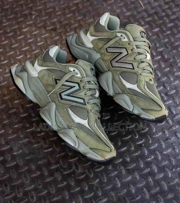 New Balance 9060 Olive Green - thumbnail 2