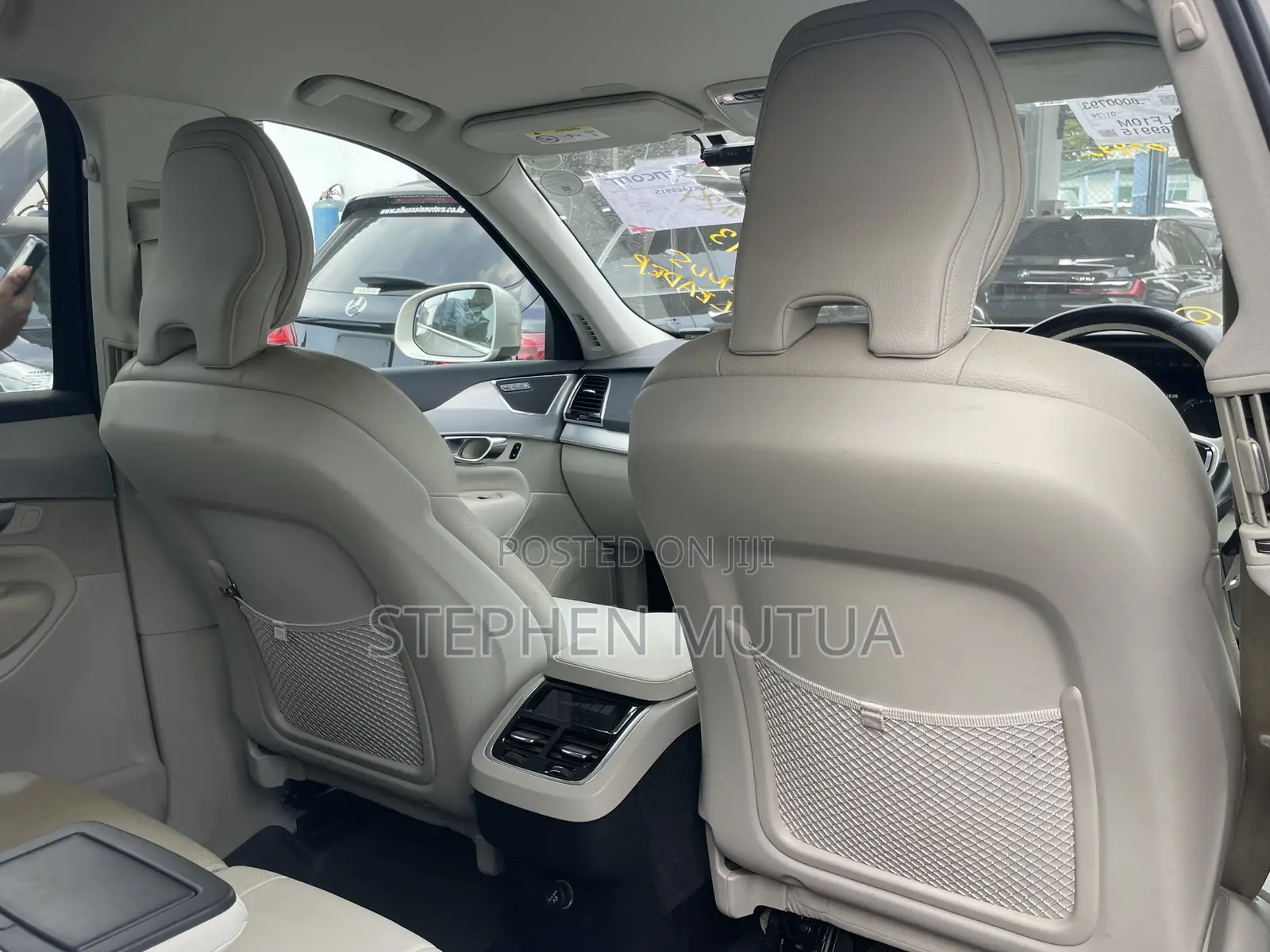 Volvo XC90 T5 Momentum AWD 2019 Gold