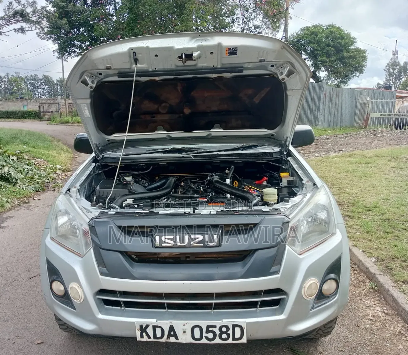 Isuzu D-MAX 2021 Gray