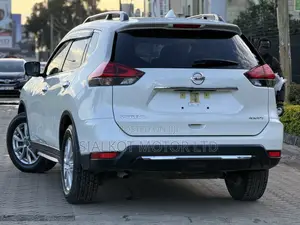 Nissan X-Trail 2.0 Petrol FWD 2019 White
