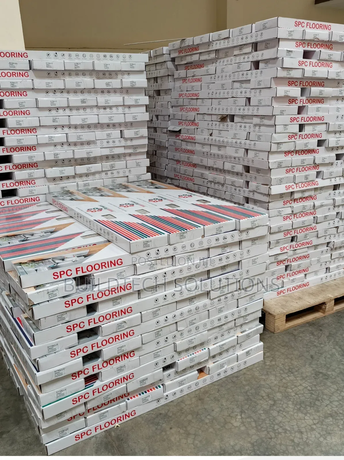 SPC Click Flooring- Worm SPC Flooring Planks