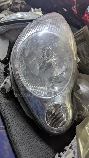 Toyota Duet Headlight