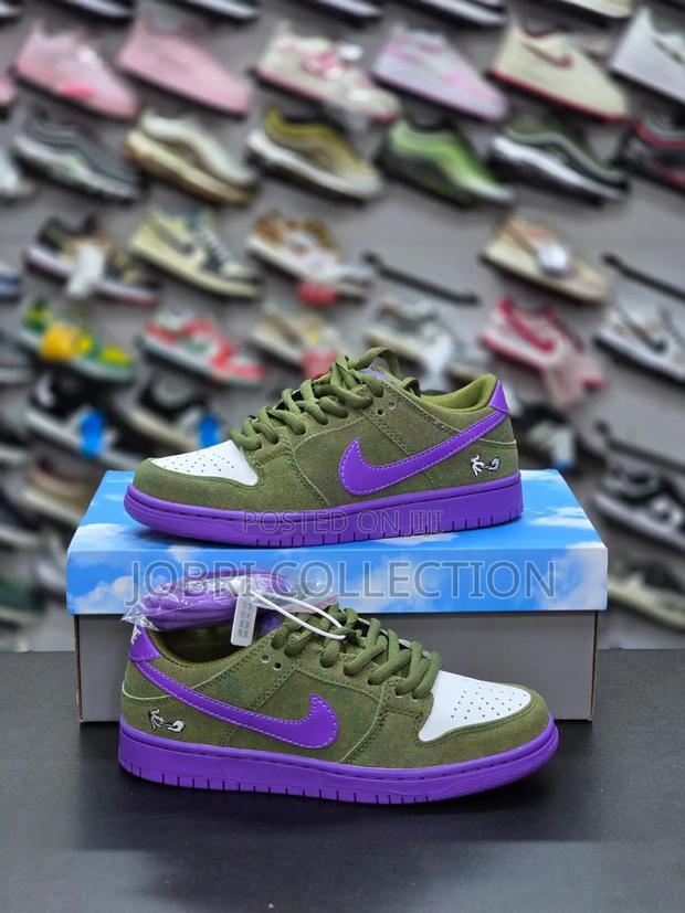 Nike Sb Dunk Low "4/20" Concept Sneakers - thumbnail 3