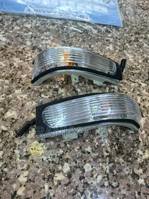 Sidemirror Indicator Toyota Fielder 2008