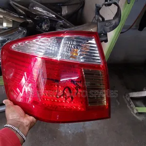 Toyota Premio 2003 Taillight
