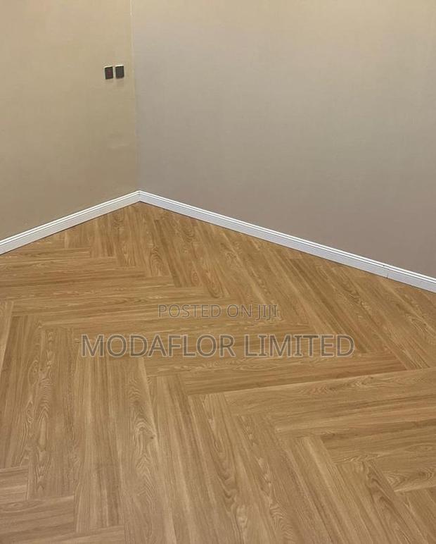 SPC Herringbone Flooring for Modern and Elegant Floor Finishing Use - main view