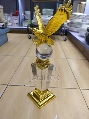 Eagle Sculpture Trophy –Gh