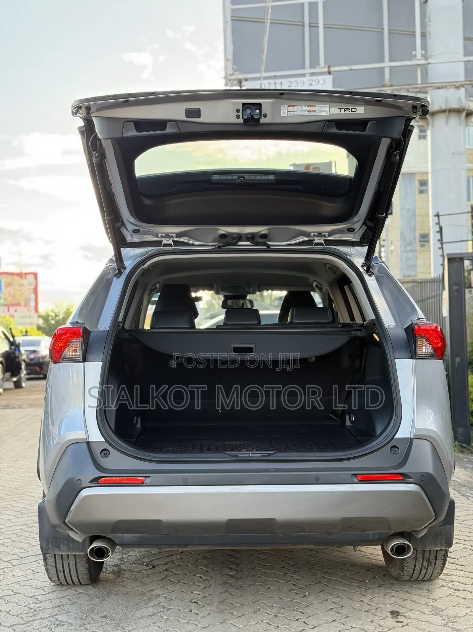 Toyota RAV4 LE AWD 2019 Silver