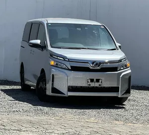 Toyota Voxy 2019 Silver