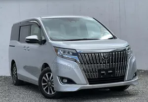 Toyota Esquire 2.0 FWD (8 seater) 2018 Silver