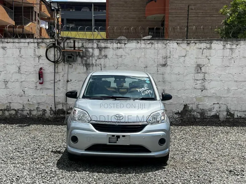 Toyota Passo 1.0 FWD 2019 Silver