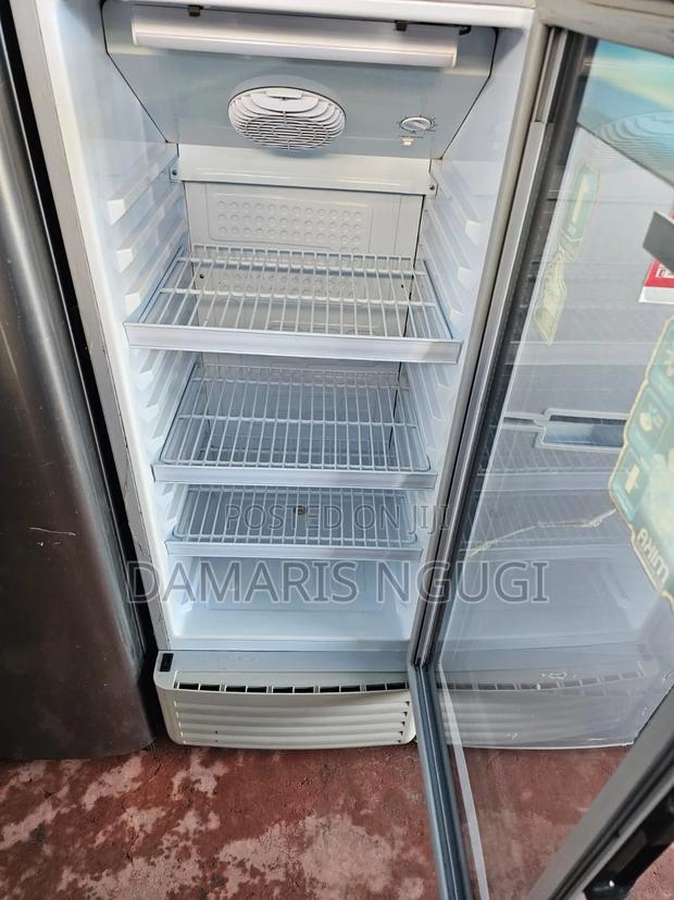 Mika Super Cool Display Fridge - thumbnail 2