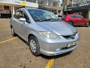 Honda Fit Aria 2005 White