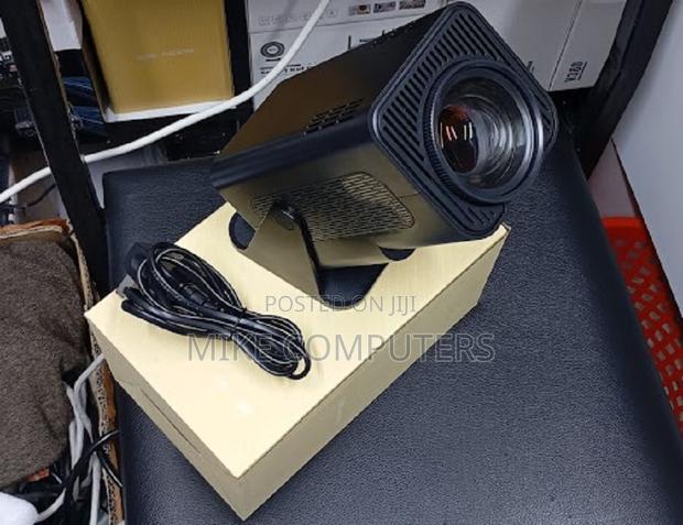 Low Cost Hy320 Black Android Projector.
