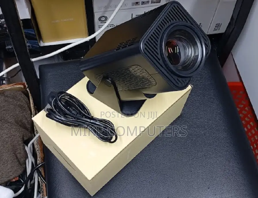 Low Cost Hy320 Black Android Projector.