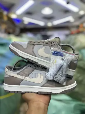 Nike Dunk Low “Bone Beige“
Quality Leather 