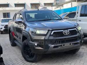 Toyota Hilux SR 4x4 2017 Gray