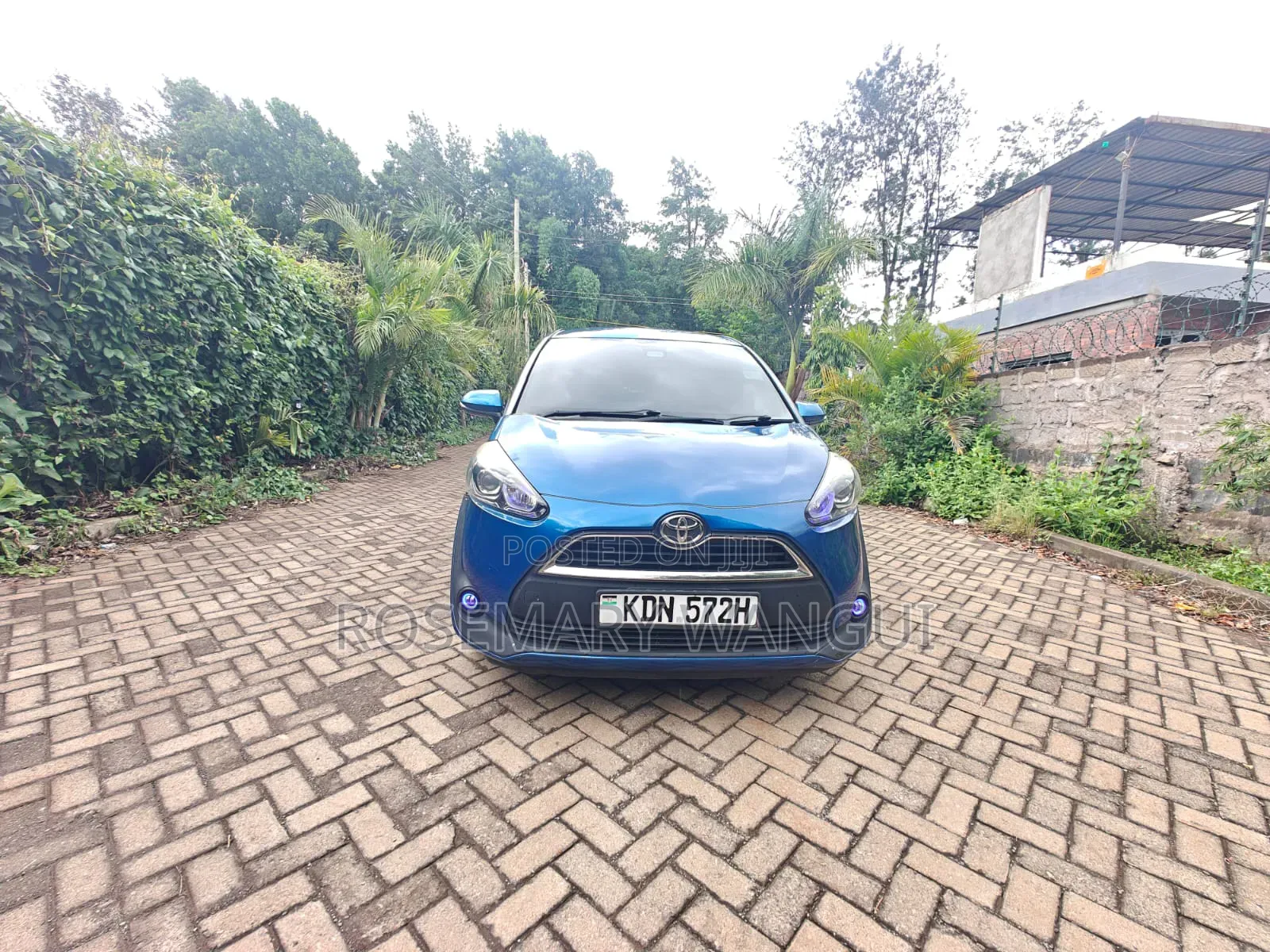 Toyota Sienta 2016 Blue