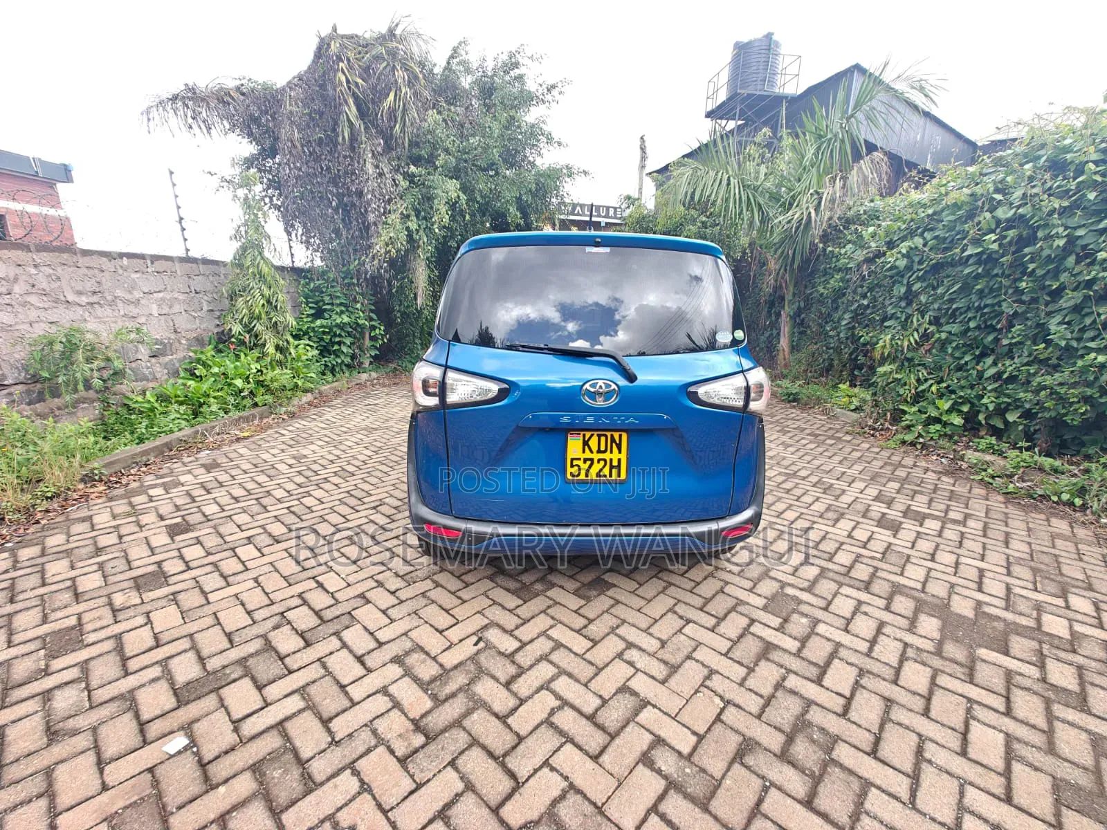 Toyota Sienta 2016 Blue