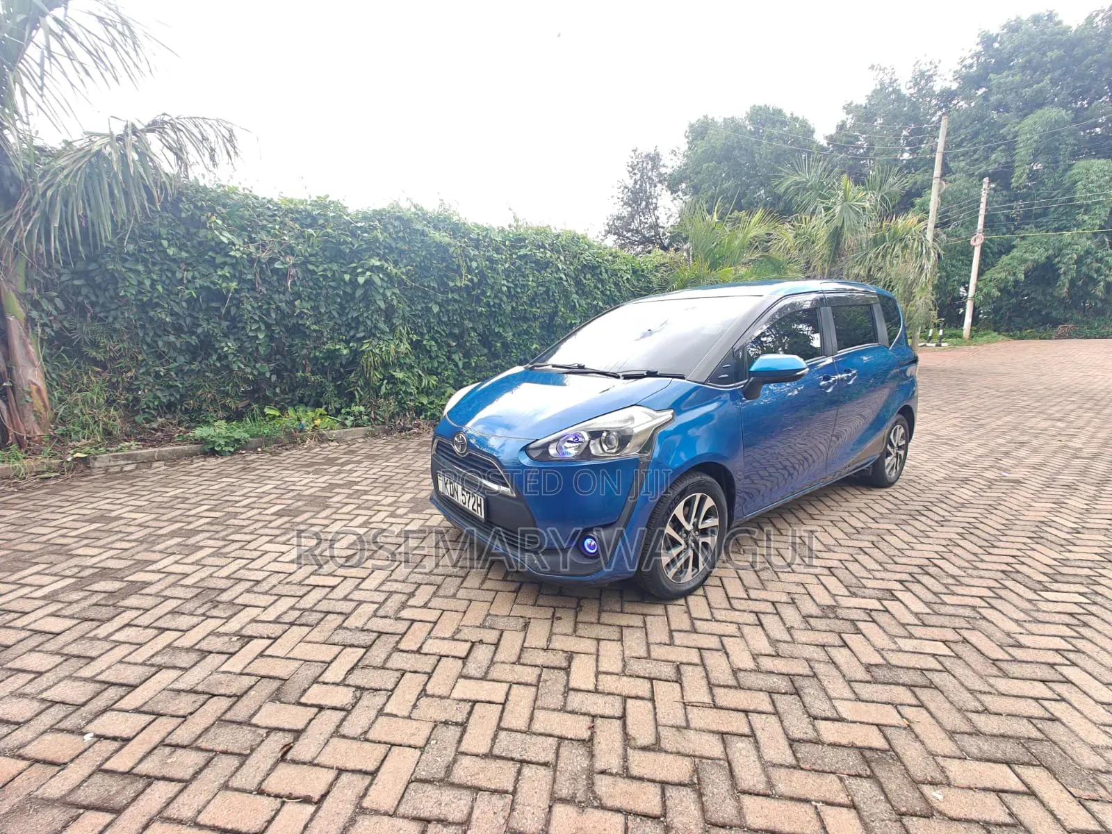 Toyota Sienta 2016 Blue