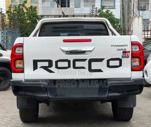 Toyota Hilux 2016 White