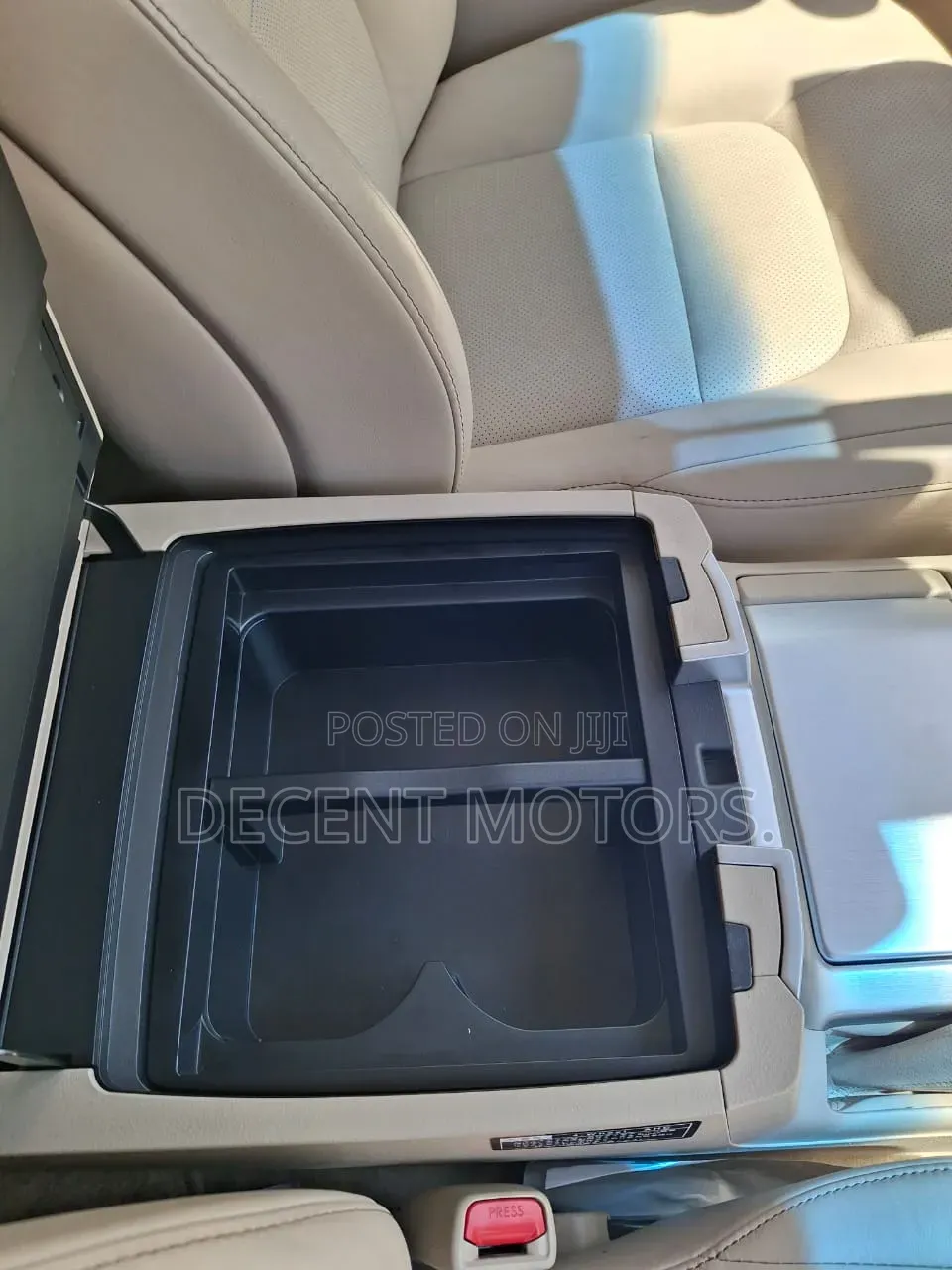 Toyota Land Cruiser 4.6 V8 ZX 2019 Gold