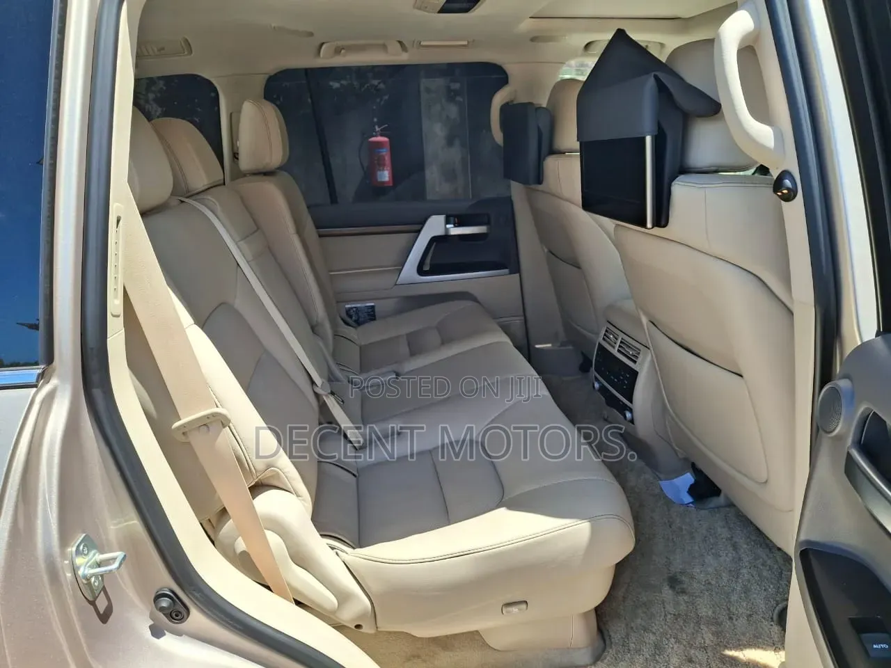 Toyota Land Cruiser 4.6 V8 ZX 2019 Gold
