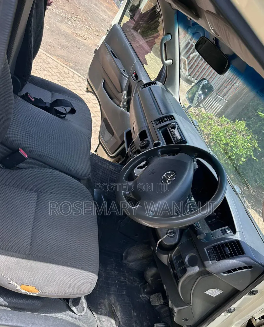 Toyota HiAce 2015 White