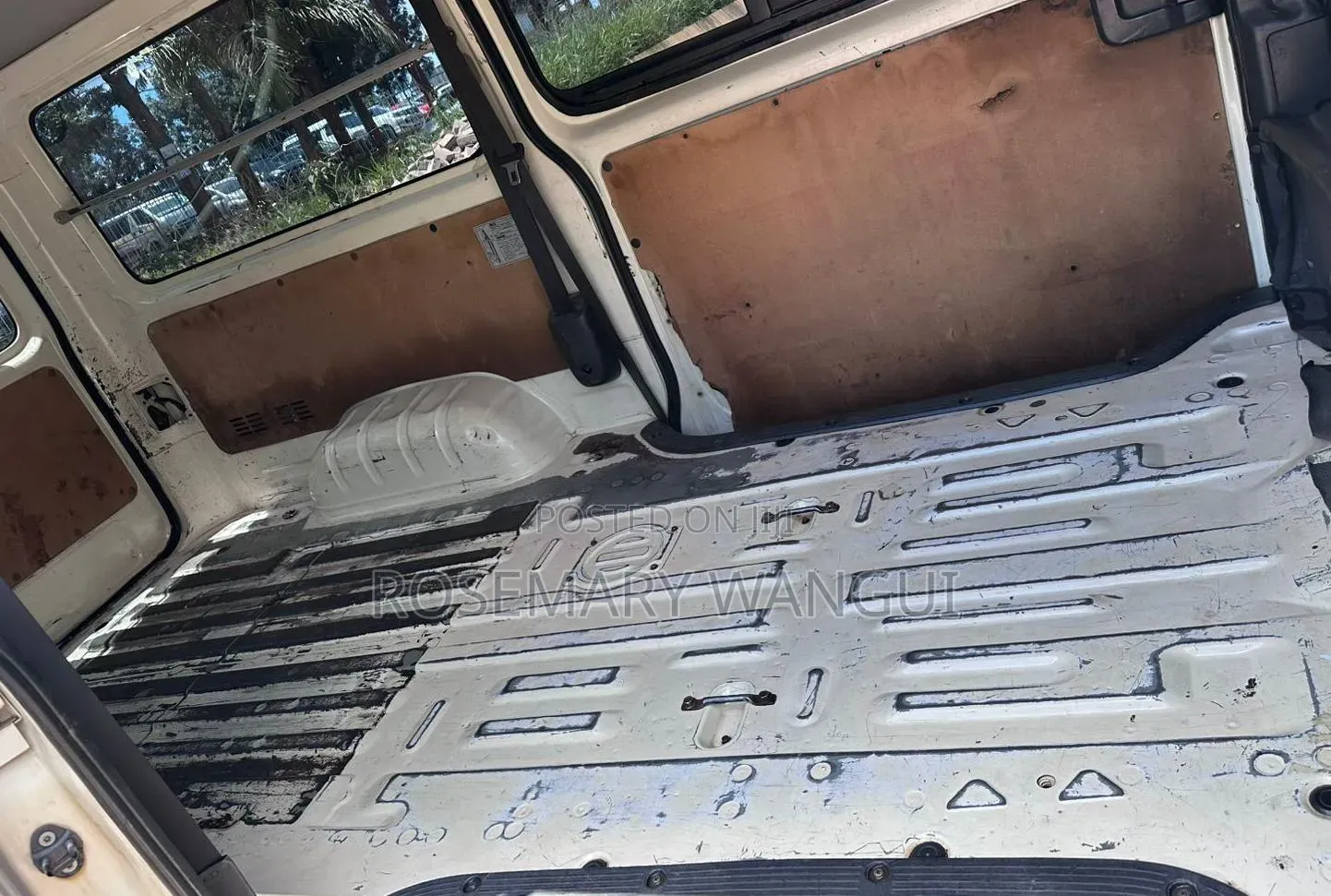 Toyota HiAce 2015 White