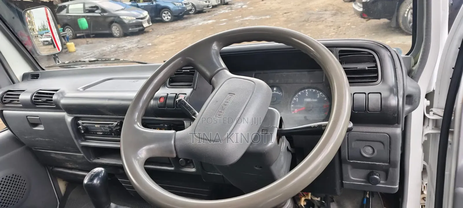Isuzu NKR Lorry