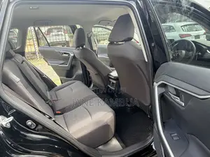Toyota RAV4 Adventure 4dr SUV (2.5L 4cyl 6A) 2018 Black