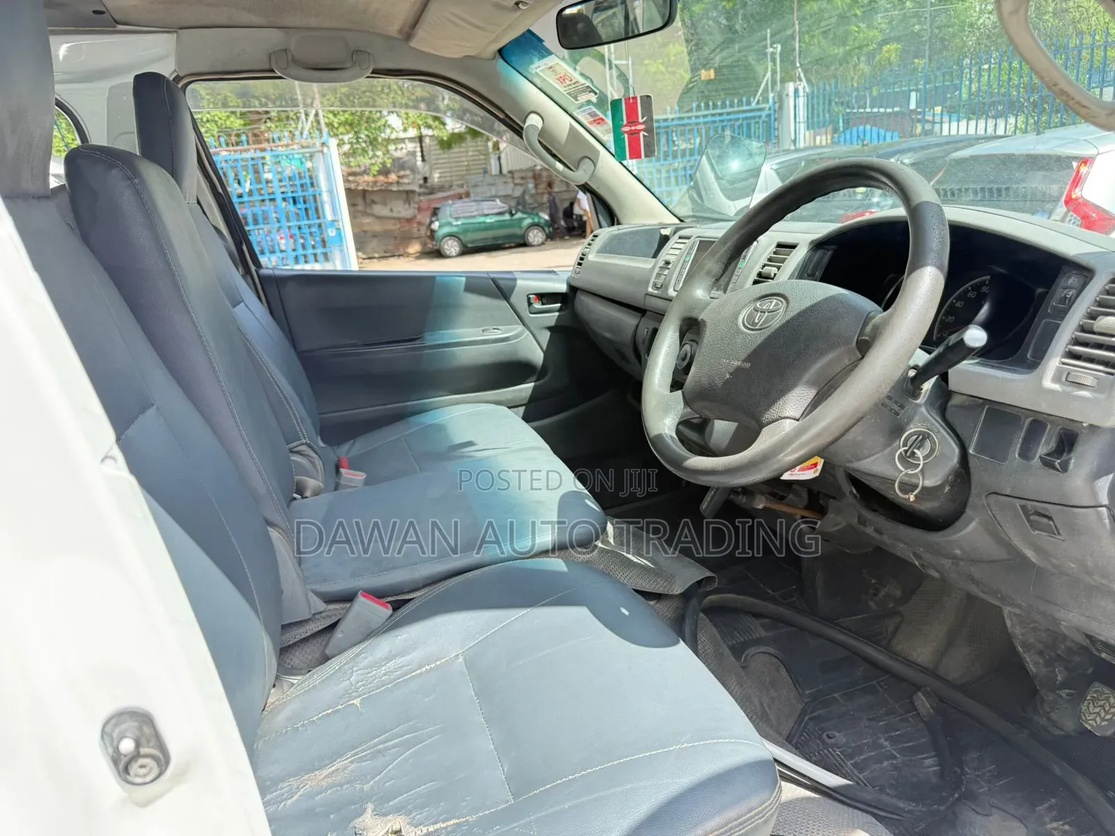 Toyota HiAce 2006 White