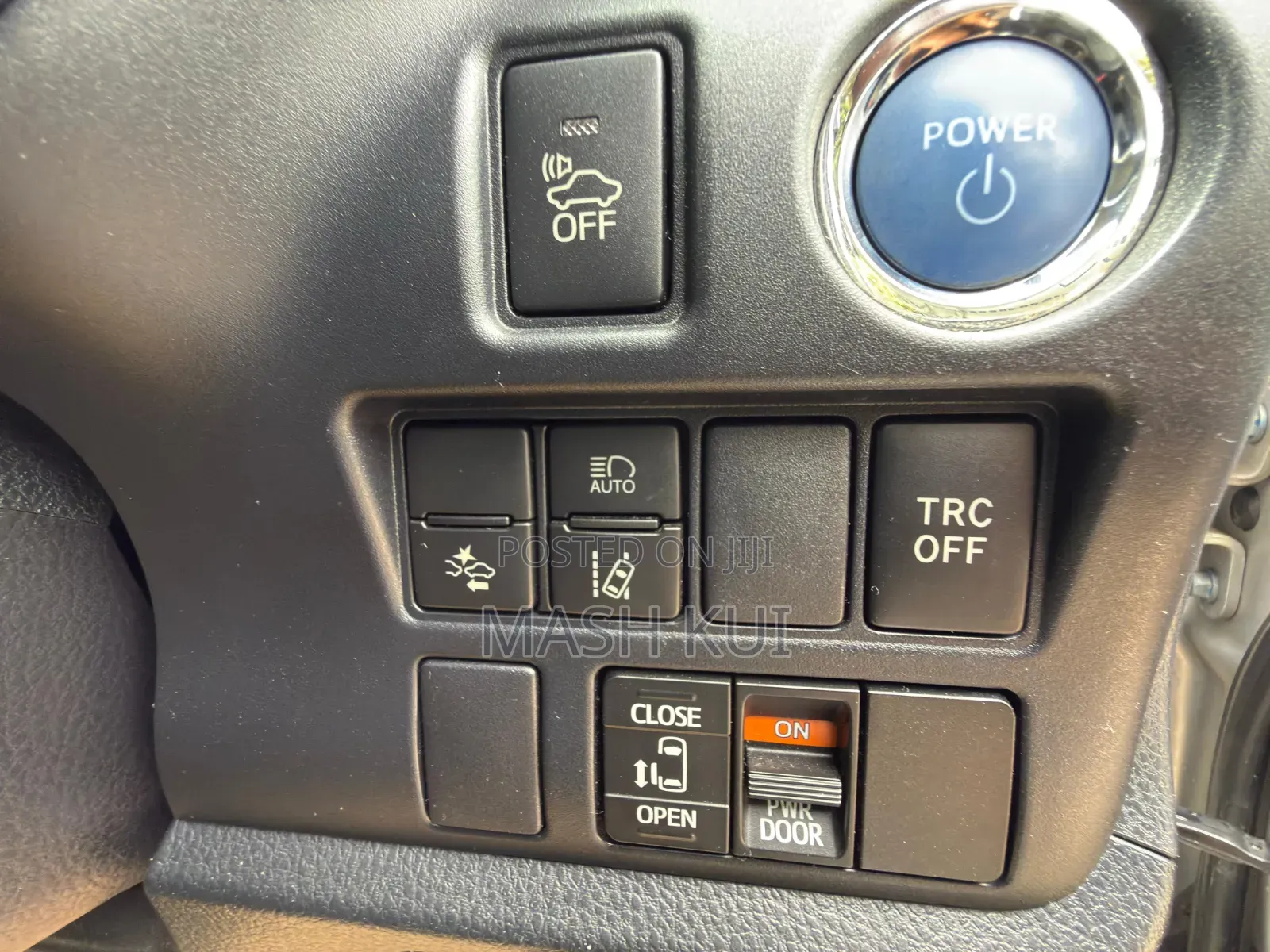 Toyota Voxy 2019 Silver