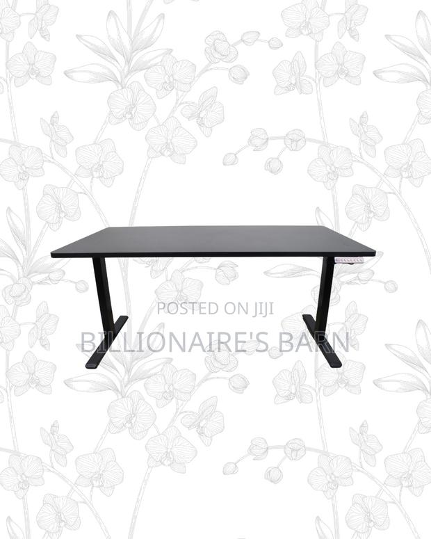 Modernize Your Office Using a Standing Desk Quiet Motor Transitions
