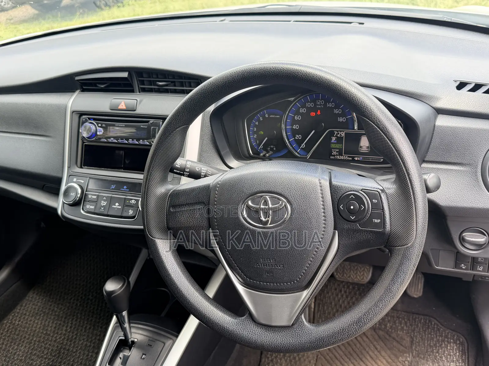 Toyota Corolla Fielder 1.5 Hybrid FWD 2018 Pearl