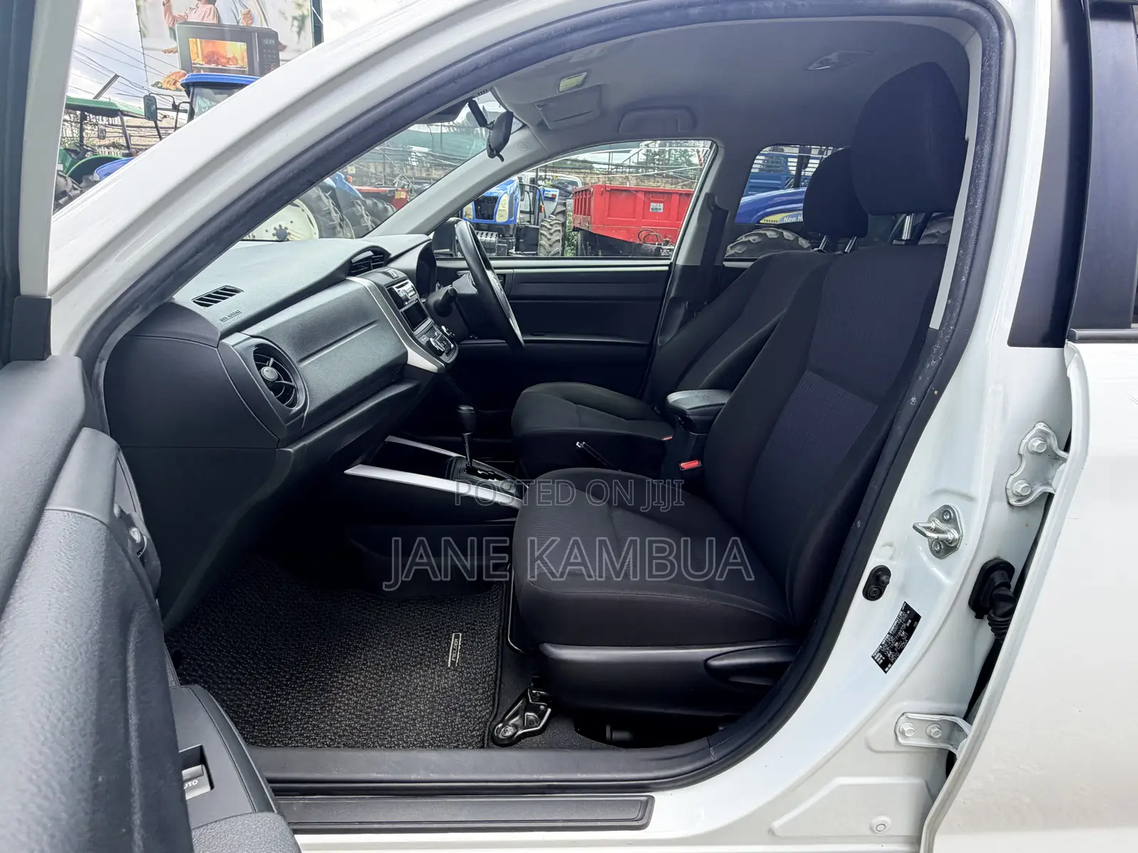 Toyota Corolla Fielder 1.5 Hybrid FWD 2018 Pearl
