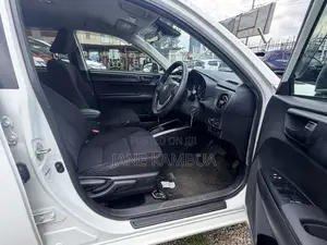 Toyota Corolla Fielder 1.5 Hybrid FWD 2018 Pearl