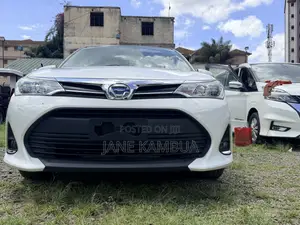 Toyota Corolla Fielder 1.5 Hybrid FWD 2018 Pearl