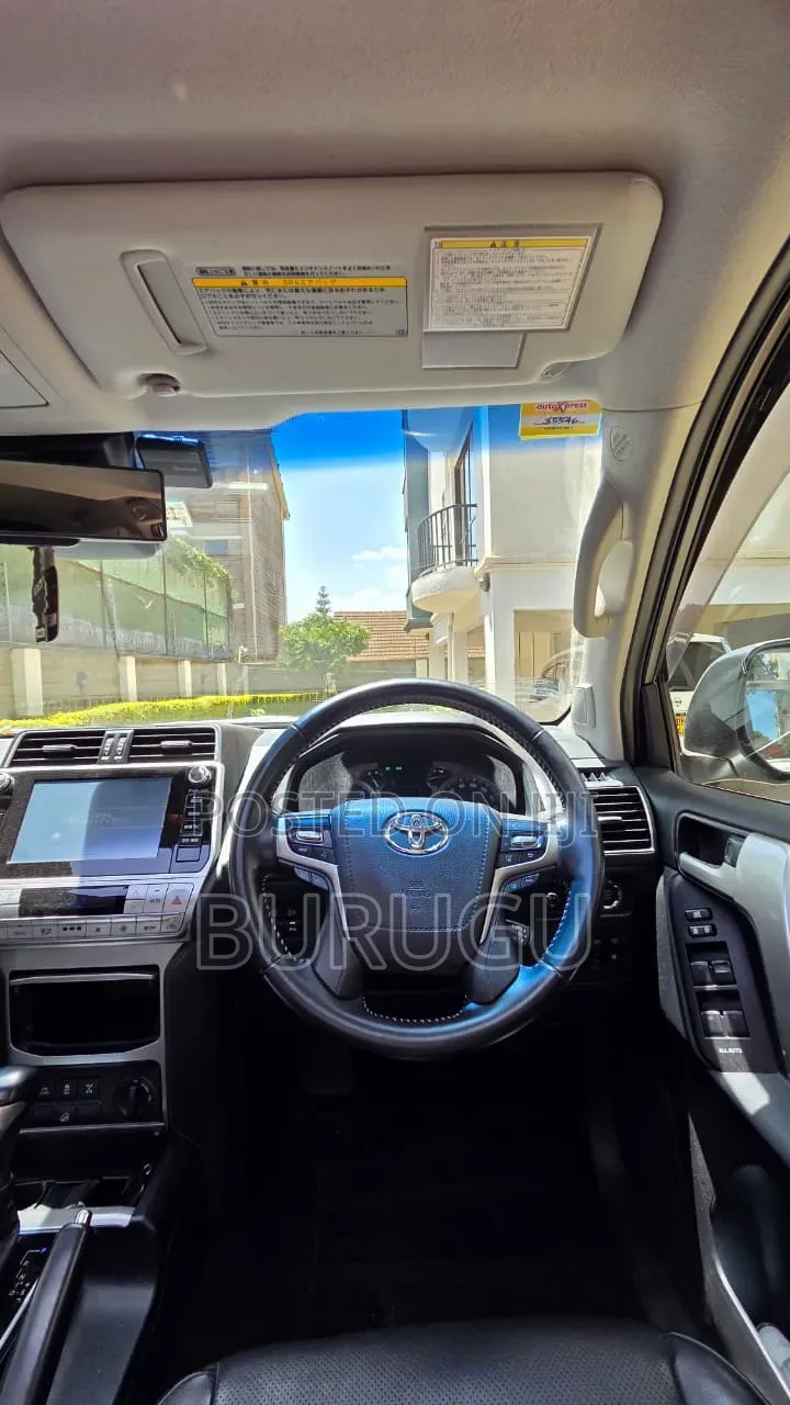 Toyota Land Cruiser Prado 2004 White