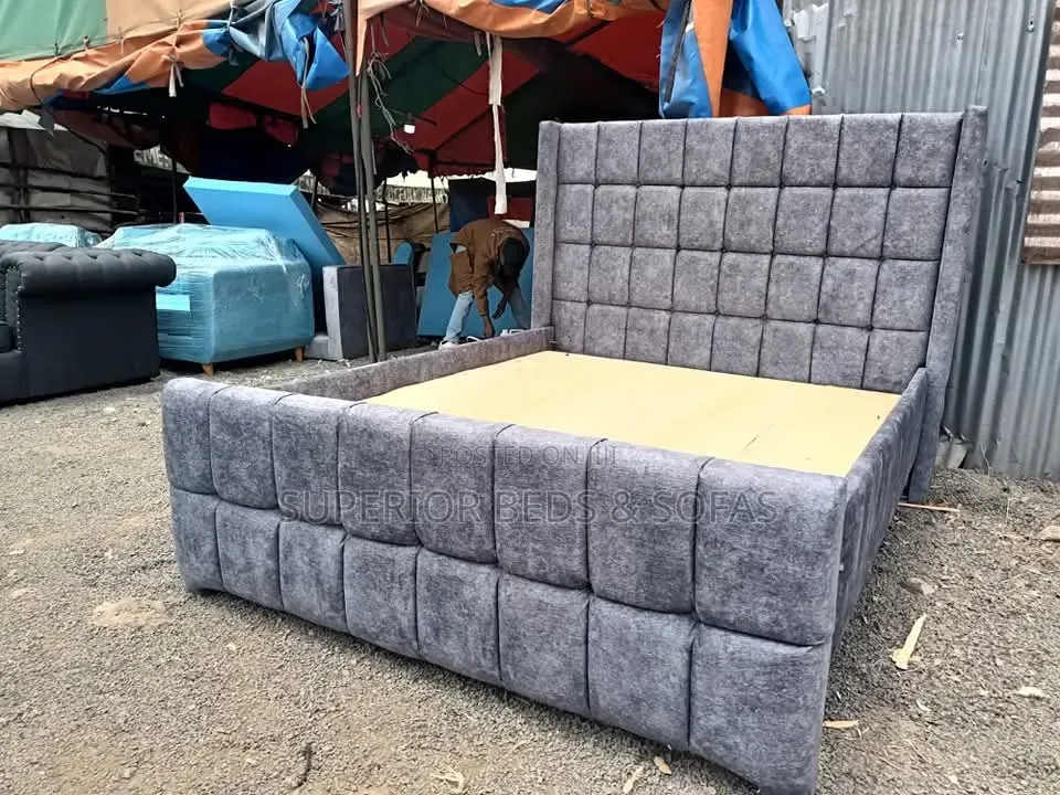5 by 6 Bed Grey/Black Color