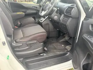 Nissan Serena 2018 Pearl