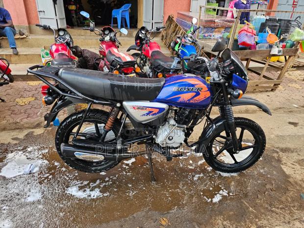 Bajaj Boxer 150 UG 2025 Blue