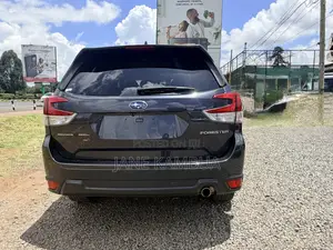 Subaru Forester 2.5i Premium AWD 2018 Black
