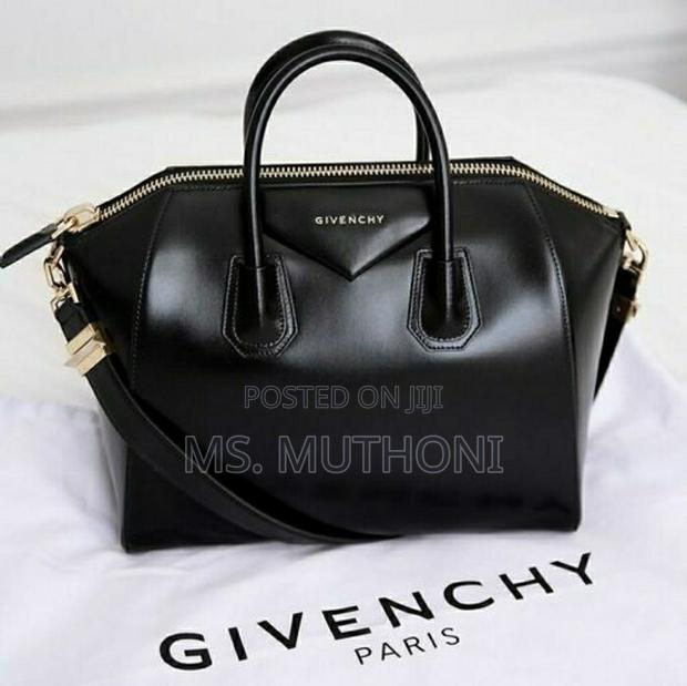 Givenchy Antigona Satchel Bag. - thumbnail 2