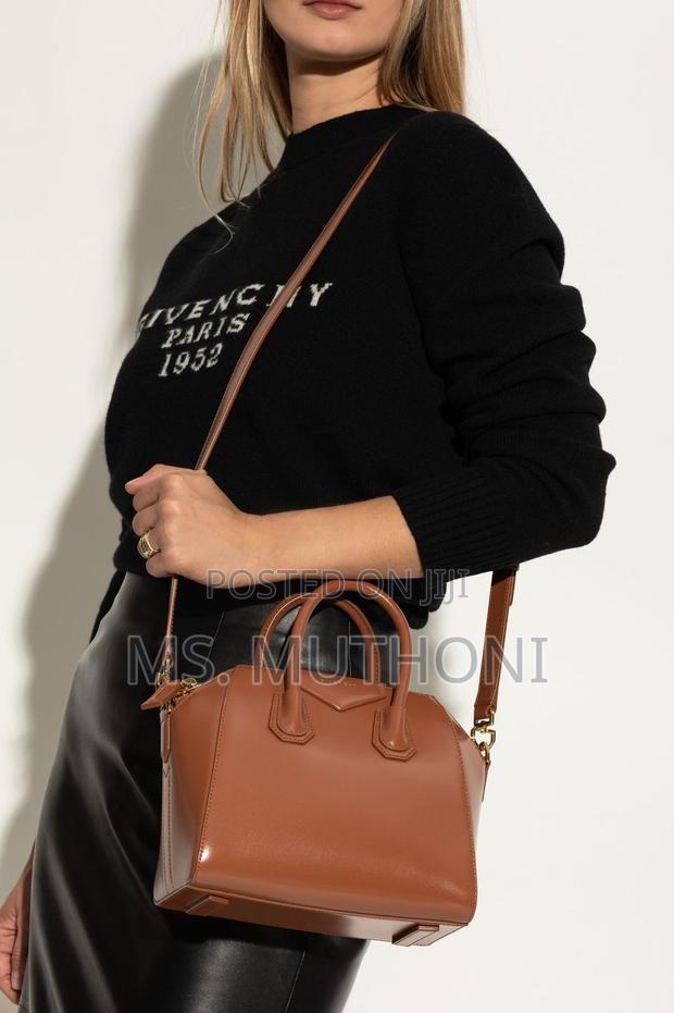 Givenchy Antigona Satchel Bag. - thumbnail 5