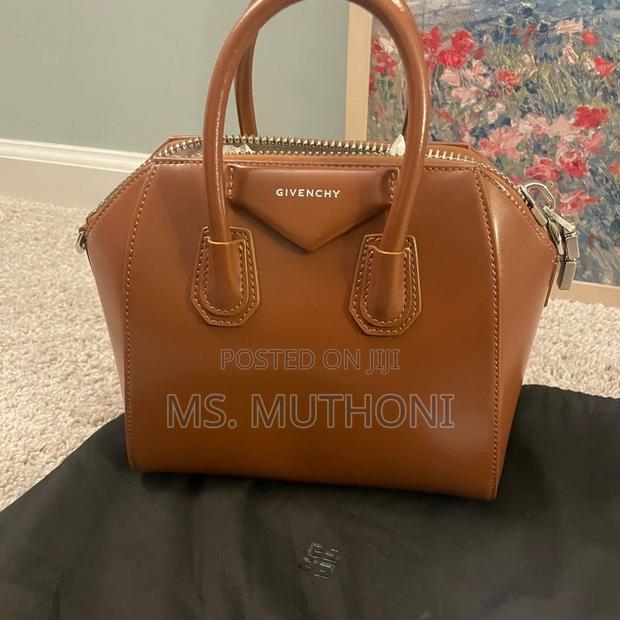 Givenchy Antigona Satchel Bag. - thumbnail 6