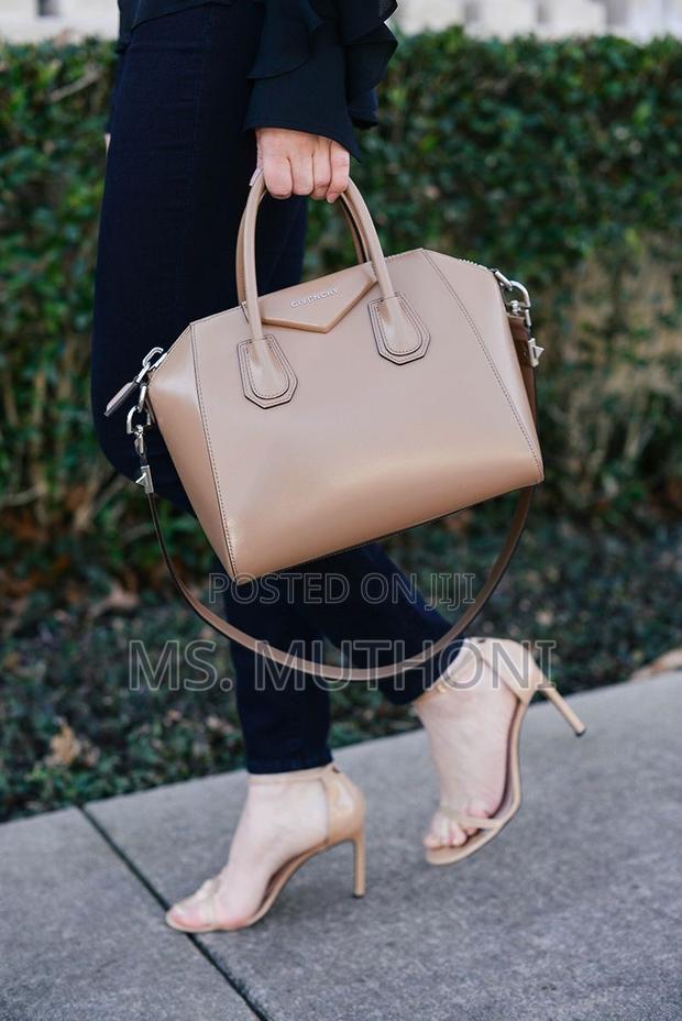 Givenchy Antigona Satchel Bag. - thumbnail 8