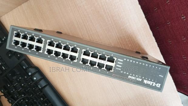 D-Link Des-1024d 24 Port Switch - thumbnail 3