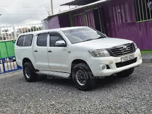 Toyota Hilux 2014 White