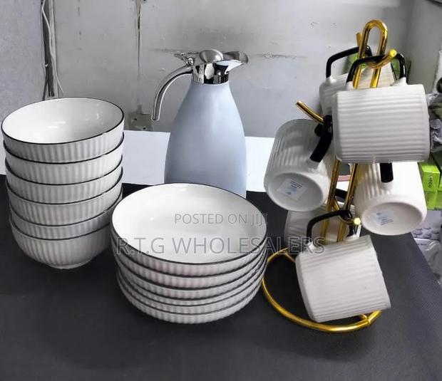 19pcs Dinner Set Cups Plates Bowls With Flask